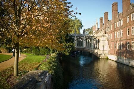 Quaint 2 Bed Cottage In The Heart Of Cambridge CBG Exterior foto